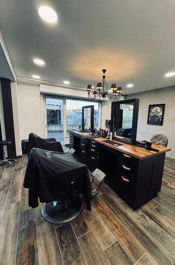 Vente de produit capillaire pour homme, Bouc-Bel-Air